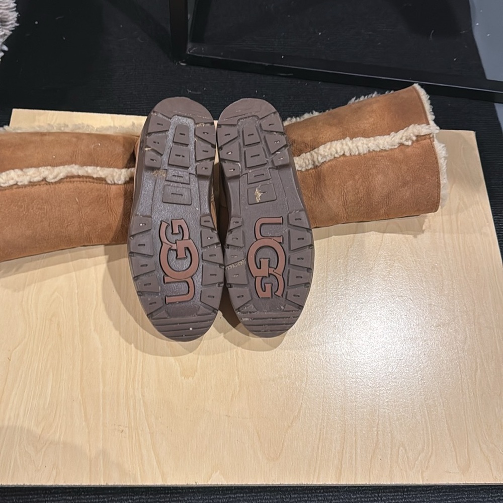 UGG Sundance Revival Tall Sheepskin Boots Chestnut Size 6 - Picture 8 of 9